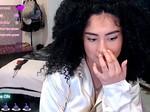 Snapshot of zakura_ania chatting on 02.25.26 zakura ania online show from 02.25.26