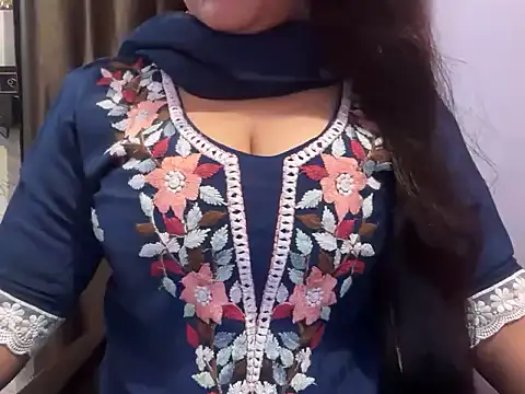 Avneet kaurr1 online show from 06.08.26