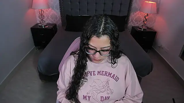 Snapshot of paulys_ chatting on 03.27.26 paulys online show from 03.27.26