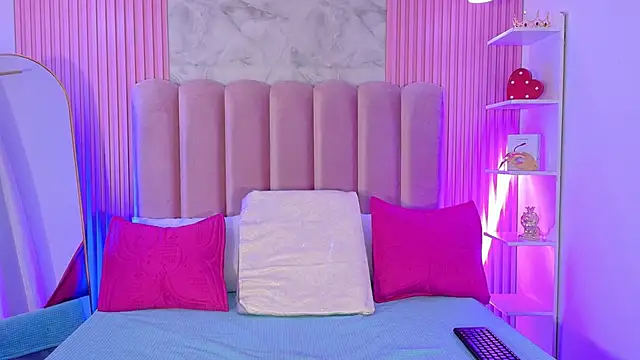 ArianaRougee online show from 04.09.26