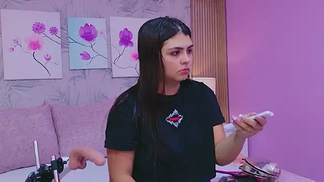 EmmaLeens online show from 04.14.26