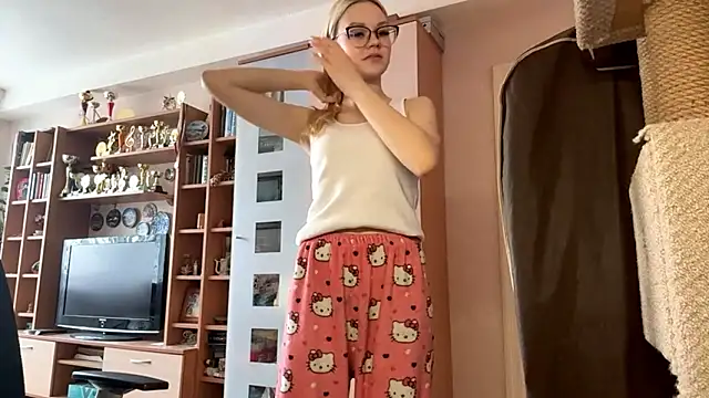 MiaCashe online show from 03.07.26