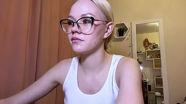 MiaCashe online show from 03.21.26