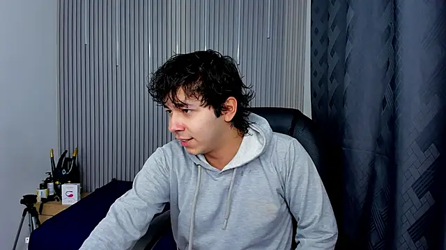 Julian Smith21 online show from 05.26.26