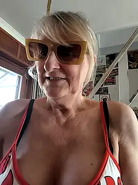 Heidiblueeyes online show from 03.09.26