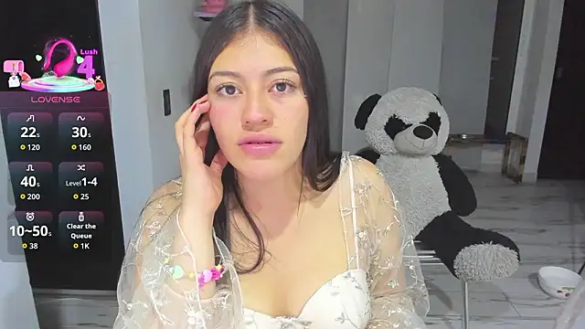 Snapshot of LovelyLoren333 chatting on 02.25.26 LovelyLoren333 online show from 02.25.26