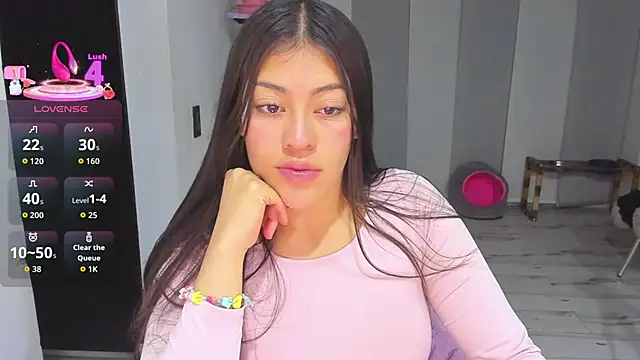 Snapshot of LovelyLoren333 chatting on 02.27.26 LovelyLoren333 online show from 02.27.26