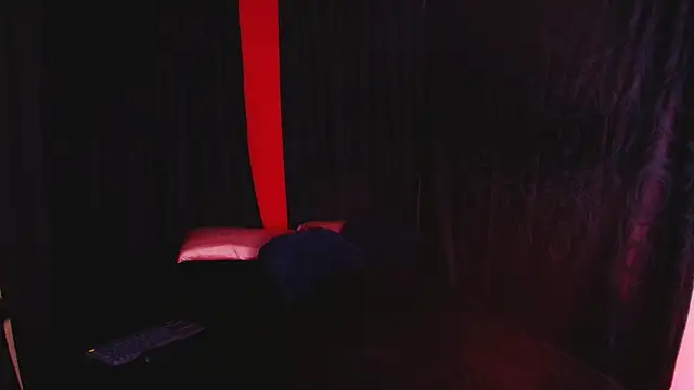 Snapshot of ironqueen_ chatting on 02.28.26 ironqueen online show from 02.28.26