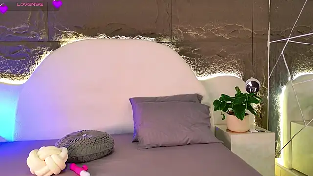 AlessiaAuren online show from 05.17.26