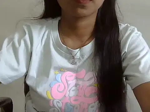 Snapshot of cute_momo_love chatting on 05.24.26 cute momo love online show from 05.24.26