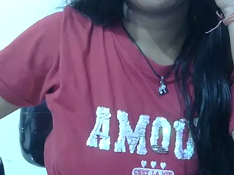 Snapshot of cute_momo_love chatting on 06.15.26 cute momo love online show from 06.15.26