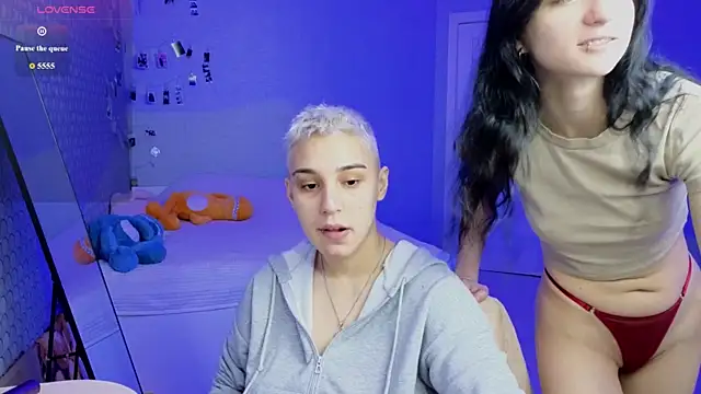 LuxuryLoverss online show from 04.29.26