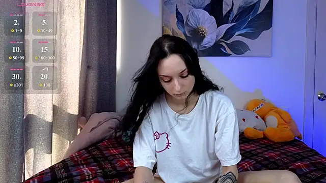 LuxuryLoverss online show from 05.17.26