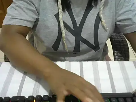 Snapshot of negraiza chatting on 05.22.26 negraiza online show from 05.22.26