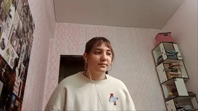 Snapshot of JanineThielman chatting on 05.26.26 JanineThielman online show from 05.26.26