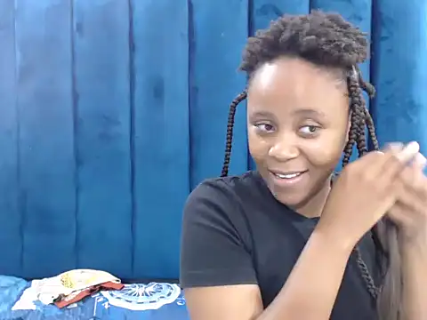 Snapshot of CreamyTea chatting on 03.06.26 CreamyTea online show from 03.06.26