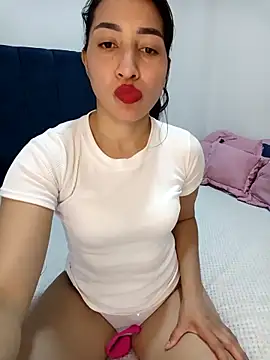 Snapshot of ANGELY_WET_JEET chatting on 04.25.26 ANGELY WET JEET online show from 04.25.26