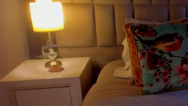 Tiffanyy Lam online show from 03.18.26