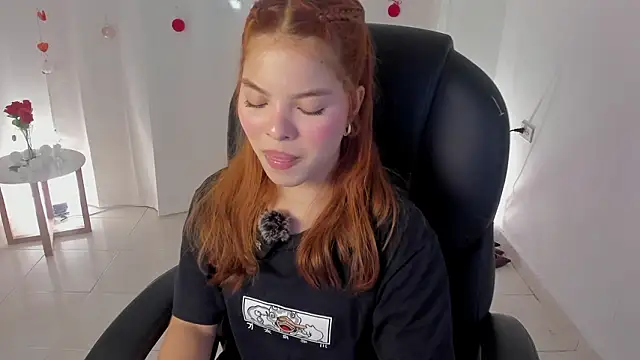 Snapshot of everyh_1 chatting on 02.25.26 everyh 1 online show from 02.25.26