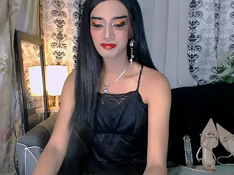 Snapshot of Queeny_Cassandra chatting on 07.22.26 Queeny Cassandra online show from 07.22.26