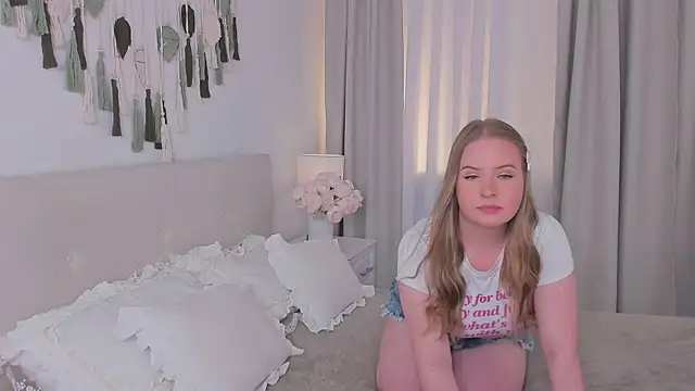 Arya Thomas online show from 04.22.26