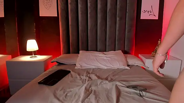 Isaac Grey online show from 05.26.26