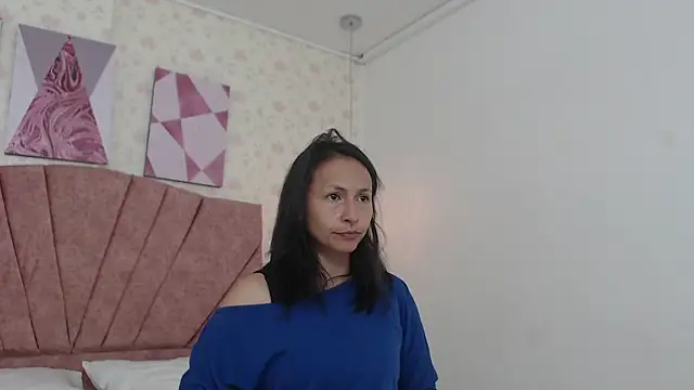 Nina Moom online show from 02.24.26