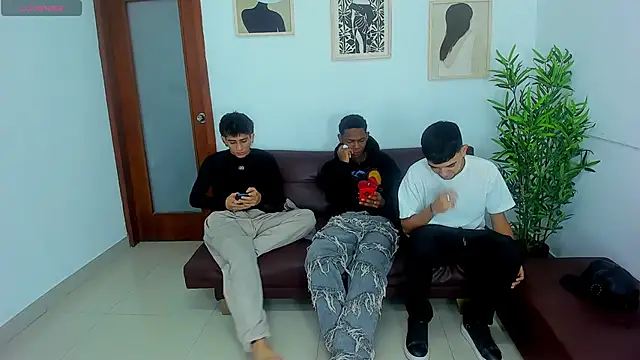 Snapshot of nobodyknows01 chatting on 02.25.26 nobodyknows01 online show from 02.25.26