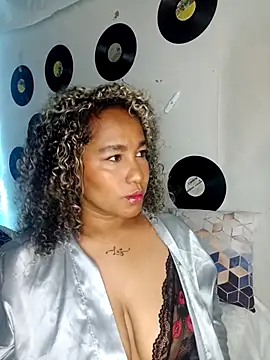 medusafox  online show from 03.26.26