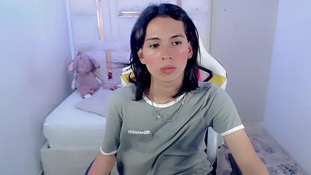 Snapshot of Larry_craft chatting on 04.06.26 Larry craft online show from 04.06.26