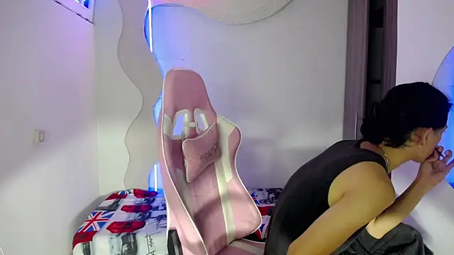 Snapshot of Larry_craft chatting on 04.11.26 Larry craft online show from 04.11.26