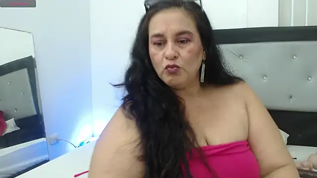 Sharlot curvy online show from 04.28.26