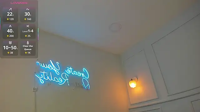 Snapshot of LeylaRusso chatting on 05.18.26 LeylaRusso online show from 05.18.26