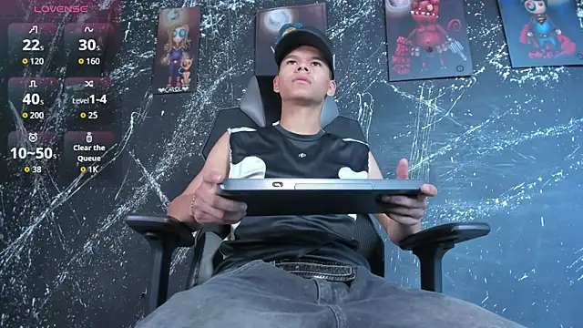 Snapshot of DylanRoyce_ chatting on 02.27.26 DylanRoyce online show from 02.27.26