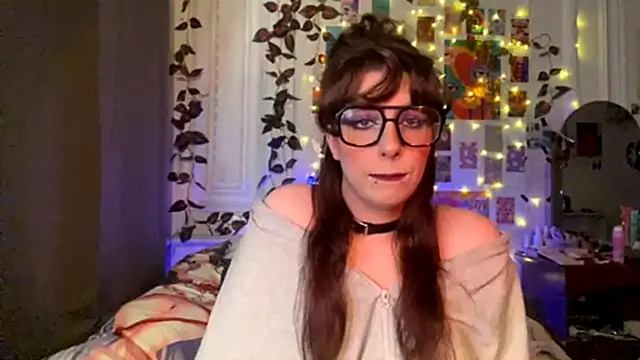 Snapshot of moonvampiq chatting on 03.04.26 moonvampiq online show from 03.04.26