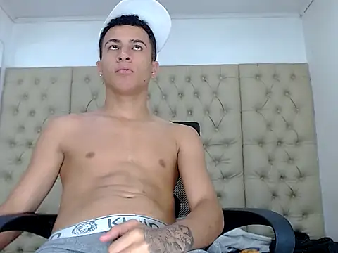 Hollmanhot online show from 02.28.26