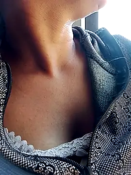 Snapshot of mami-rubi chatting on 04.12.26 mami-rubi online show from 04.12.26