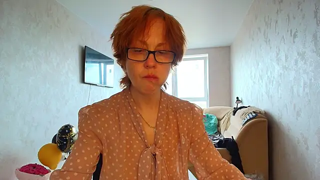 LioraWeiss online show from 05.12.26
