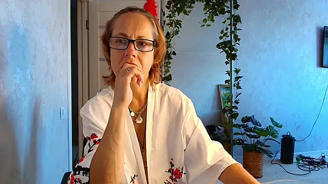 LioraWeiss online show from 07.21.26