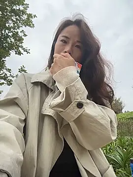 Snapshot of Mia-lp chatting on 04.07.26 Mia-lp online show from 04.07.26