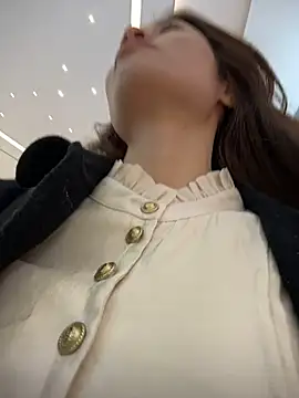 Snapshot of Mia-lp chatting on 04.13.26 Mia-lp online show from 04.13.26