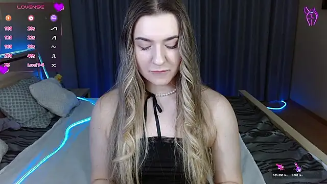 Snapshot of Smi1eF1ower chatting on 02.25.26 Smi1eF1ower online show from 02.25.26