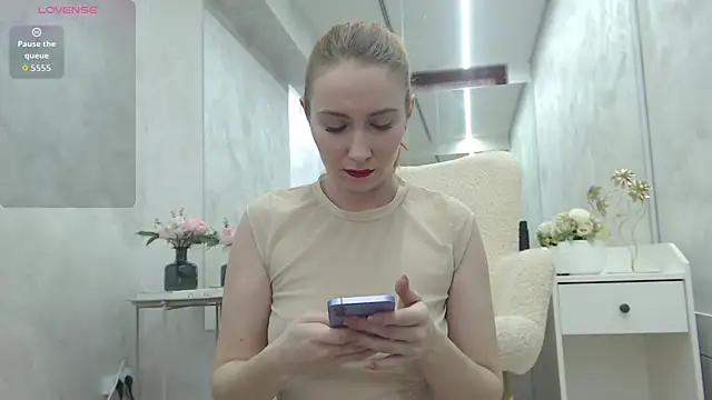 EmberLuna  online show from 04.03.26