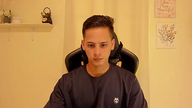 Snapshot of sexy_andres01 chatting on 05.26.26 sexy andres01 online show from 05.26.26