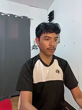 Snapshot of asian_darlingcummersxXx chatting on 06.18.26 asian darlingcummersxXx online show from 06.18.26