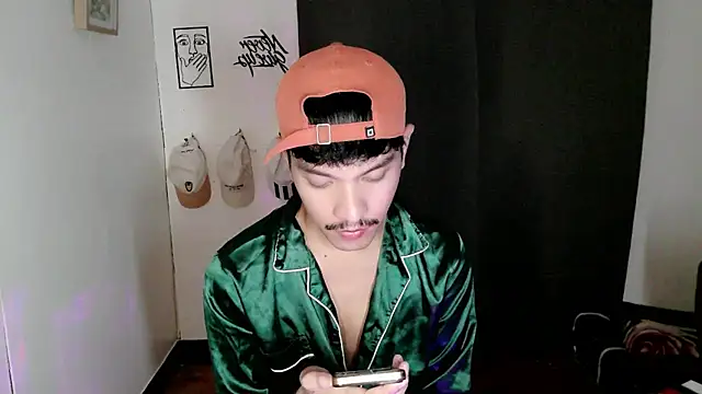 Snapshot of asian_darlingcummersxXx chatting on 07.27.26 asian darlingcummersxXx online show from 07.27.26