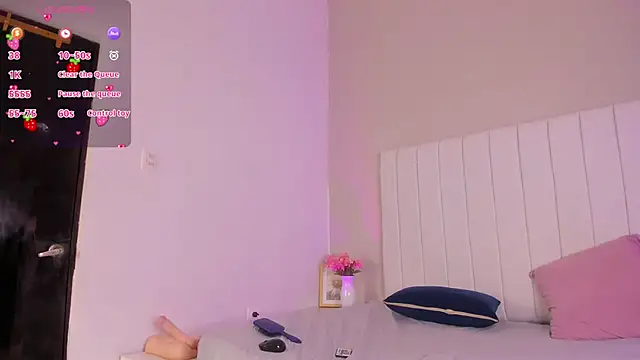 Snapshot of sophia_walkett_ chatting on 06.10.26 sophia walkett online show from 06.10.26