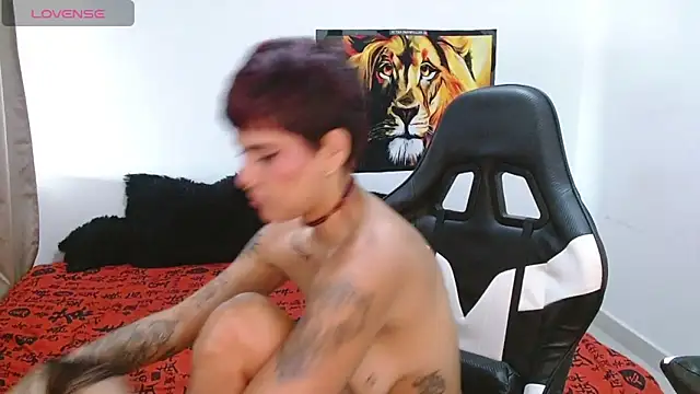 Snapshot of Divinejewel69 chatting on 03.21.26 Divinejewel69 online show from 03.21.26