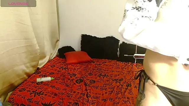 Snapshot of Divinejewel69 chatting on 03.27.26 Divinejewel69 online show from 03.27.26