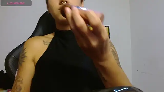 Snapshot of Divinejewel69 chatting on 03.30.26 Divinejewel69 online show from 03.30.26